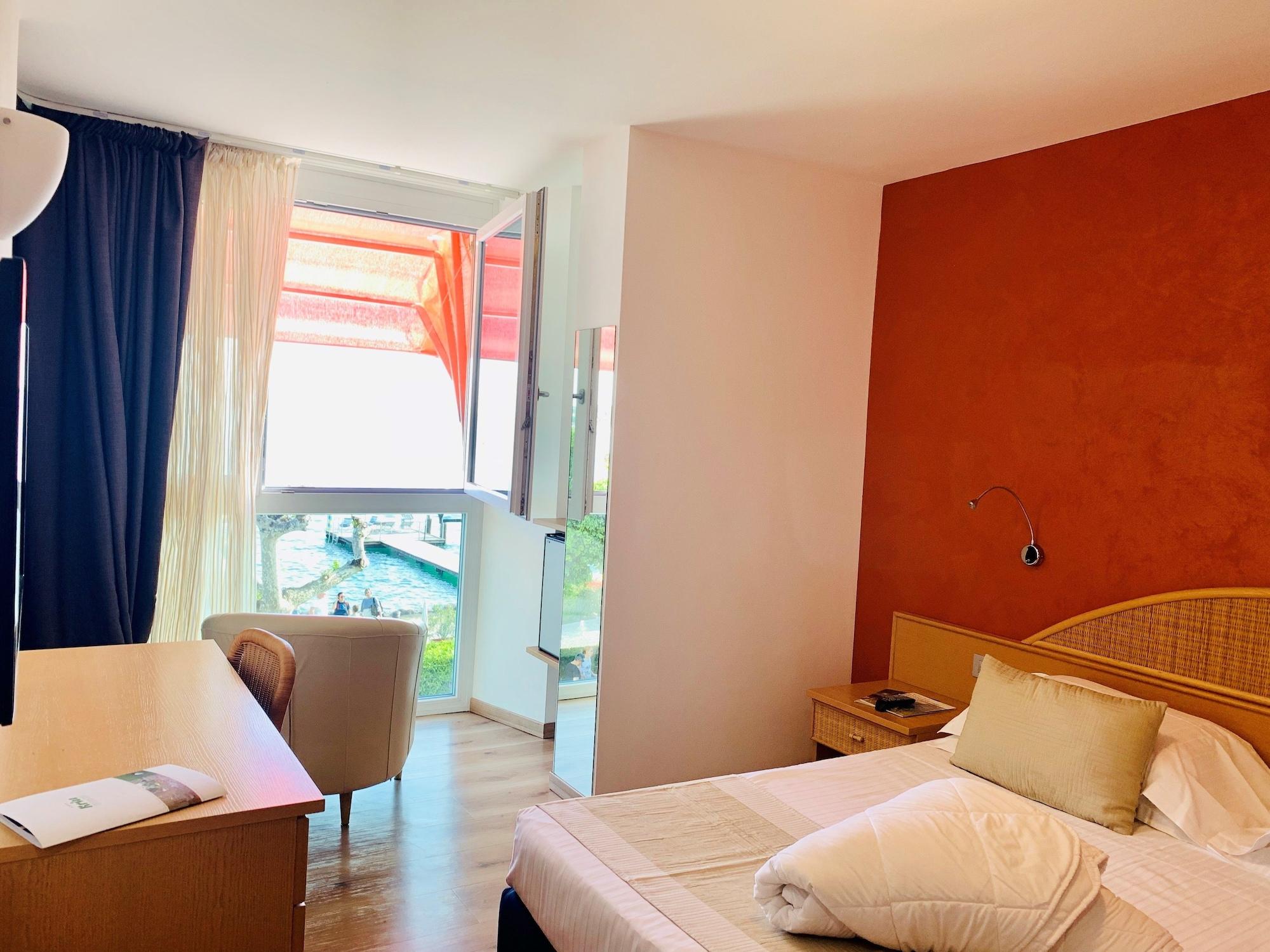 Kriss Internazionale Hotel Bardolino Luaran gambar