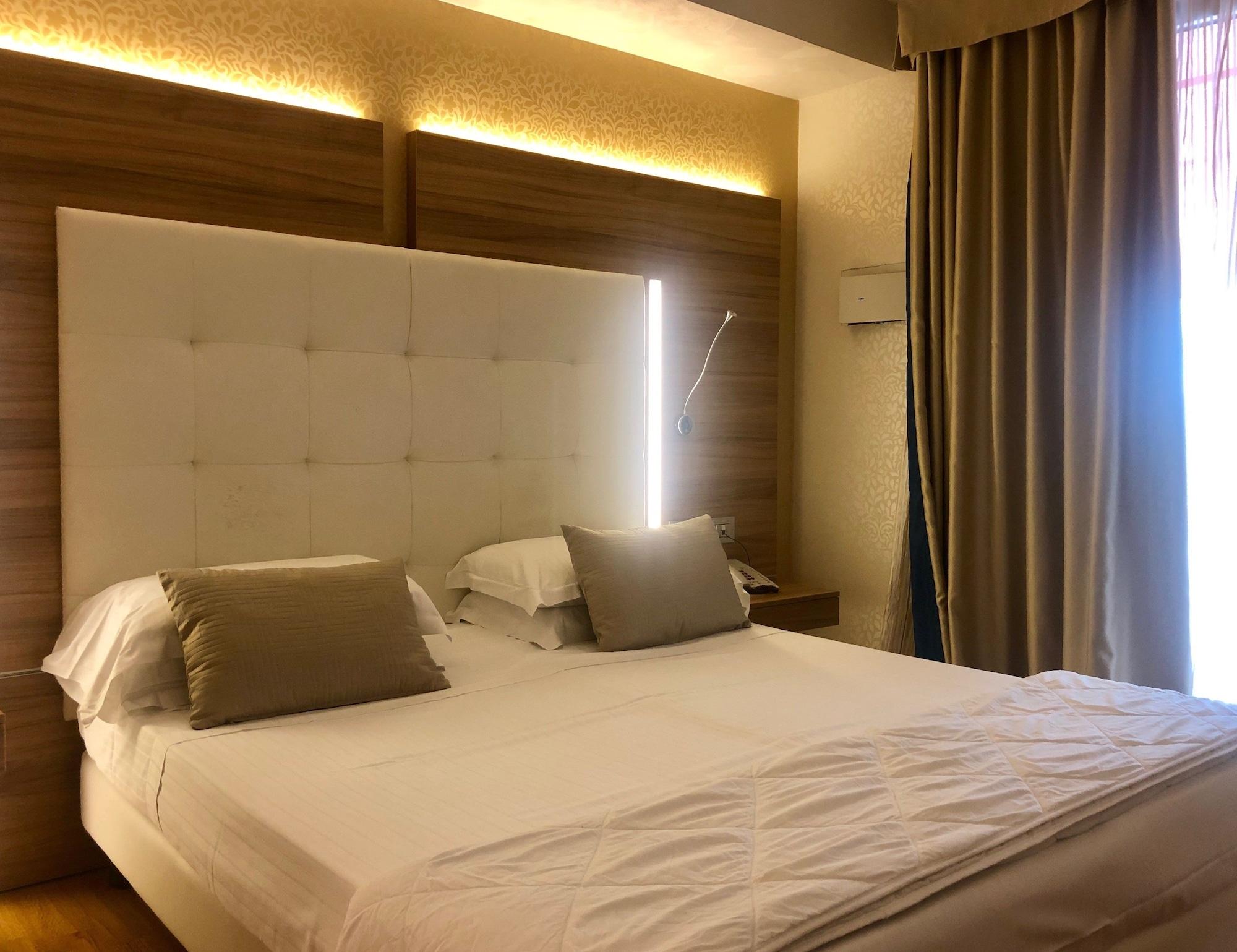 Kriss Internazionale Hotel Bardolino Luaran gambar