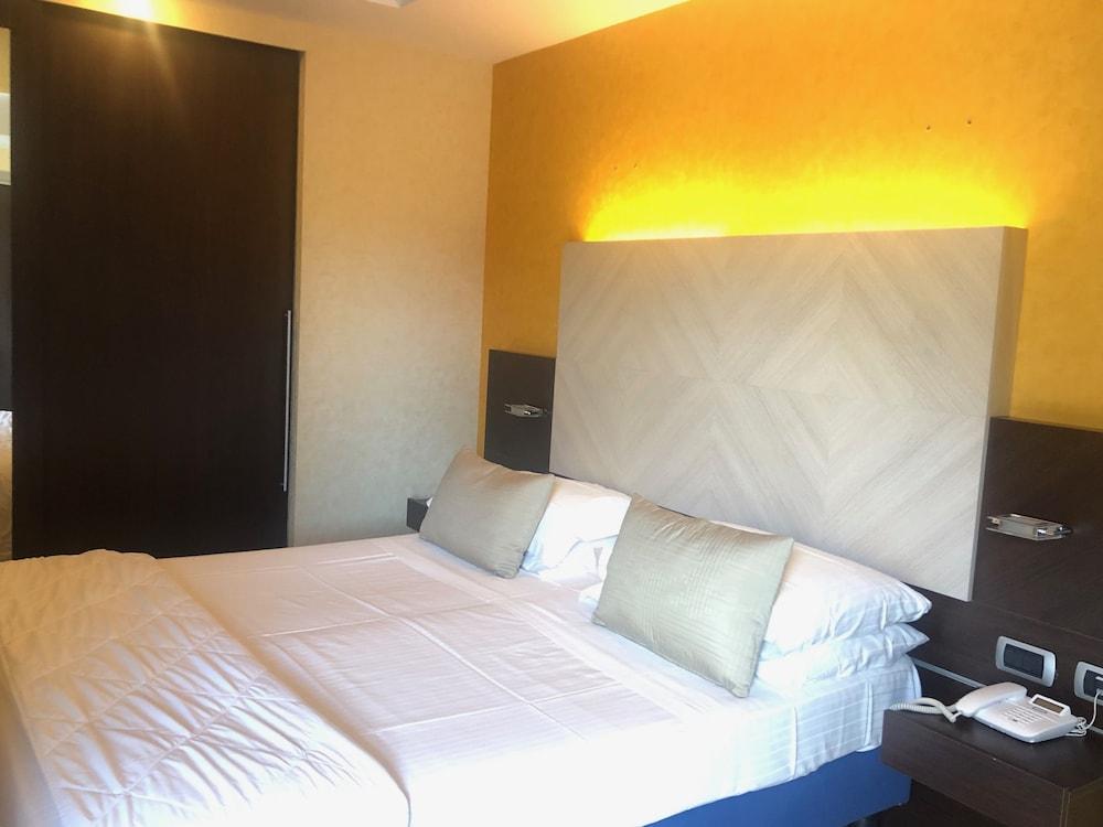 Kriss Internazionale Hotel Bardolino Luaran gambar