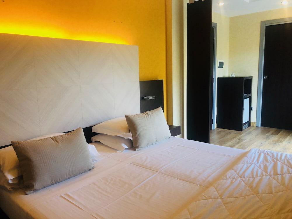Kriss Internazionale Hotel Bardolino Luaran gambar