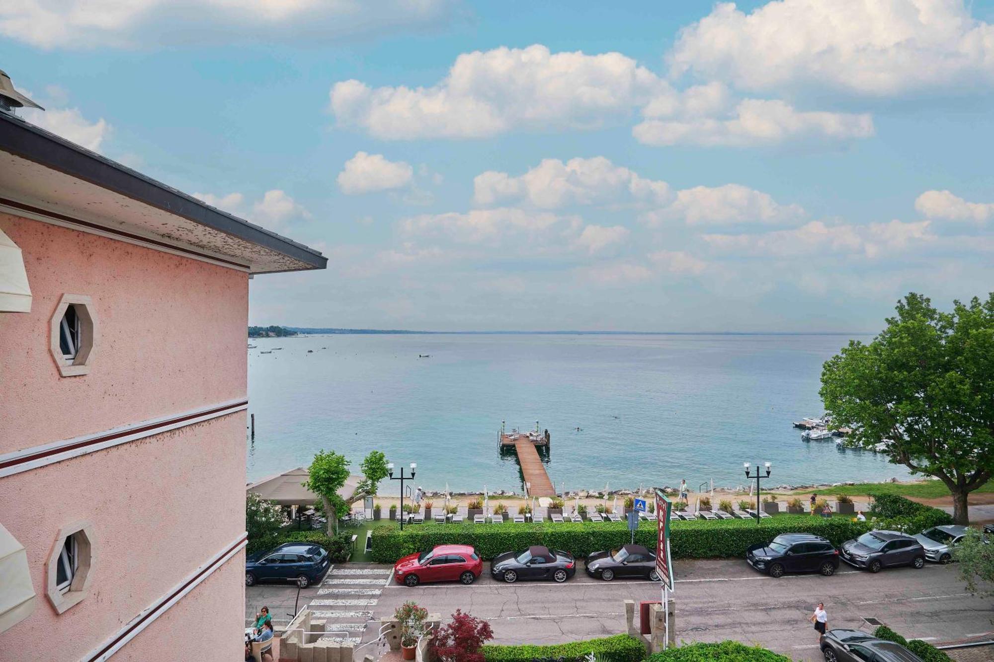 Kriss Internazionale Hotel Bardolino Luaran gambar
