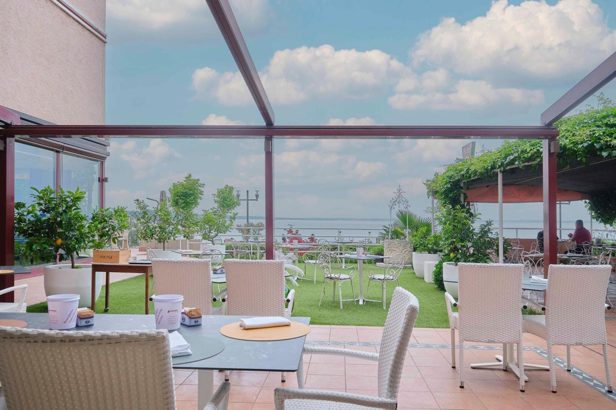 Kriss Internazionale Hotel Bardolino Luaran gambar