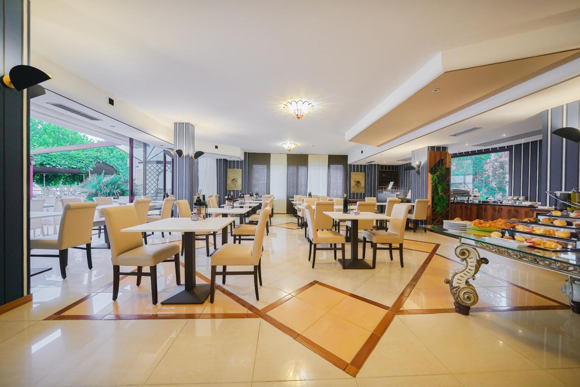 Kriss Internazionale Hotel Bardolino Luaran gambar