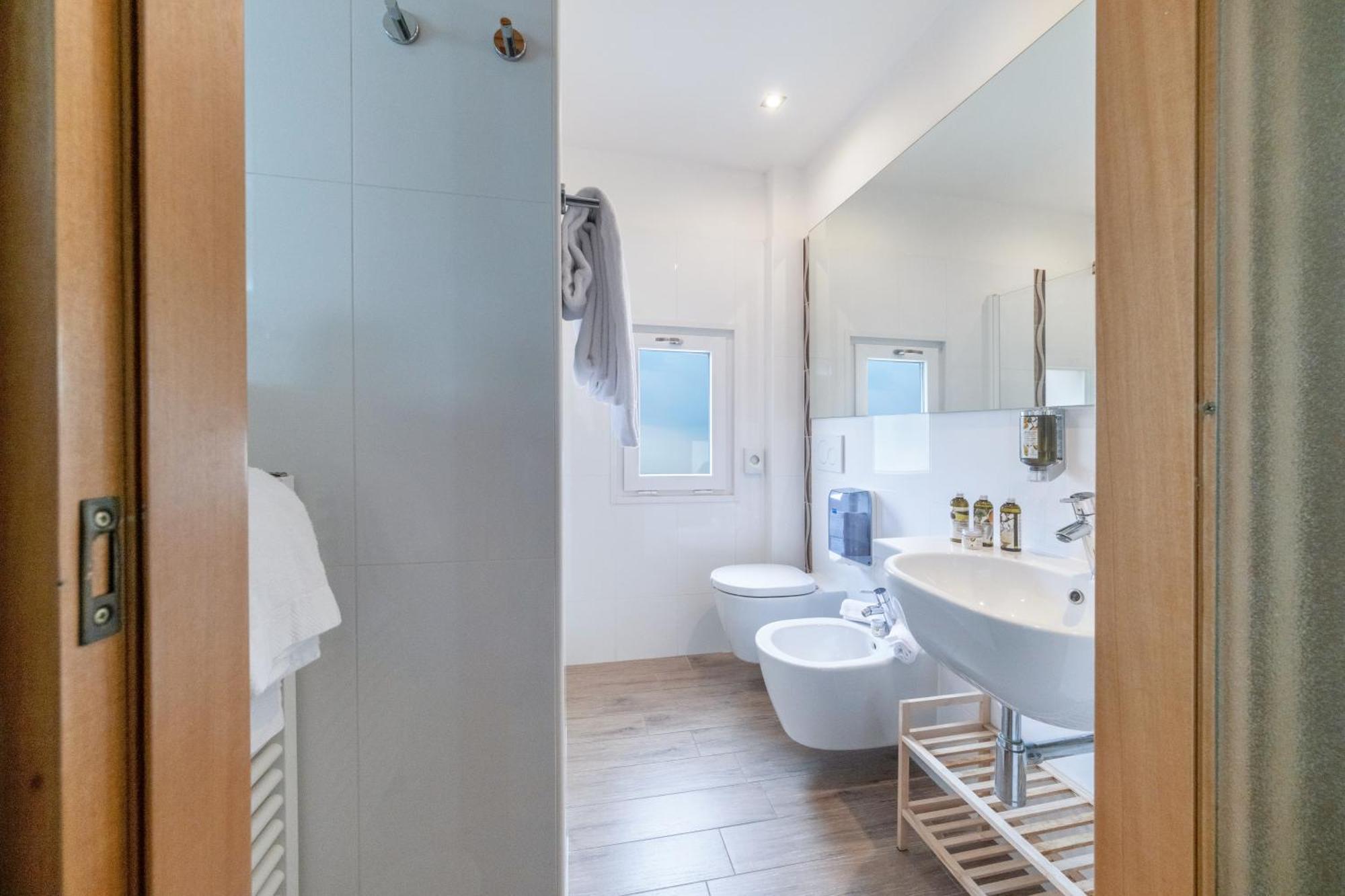 Kriss Internazionale Hotel Bardolino Luaran gambar