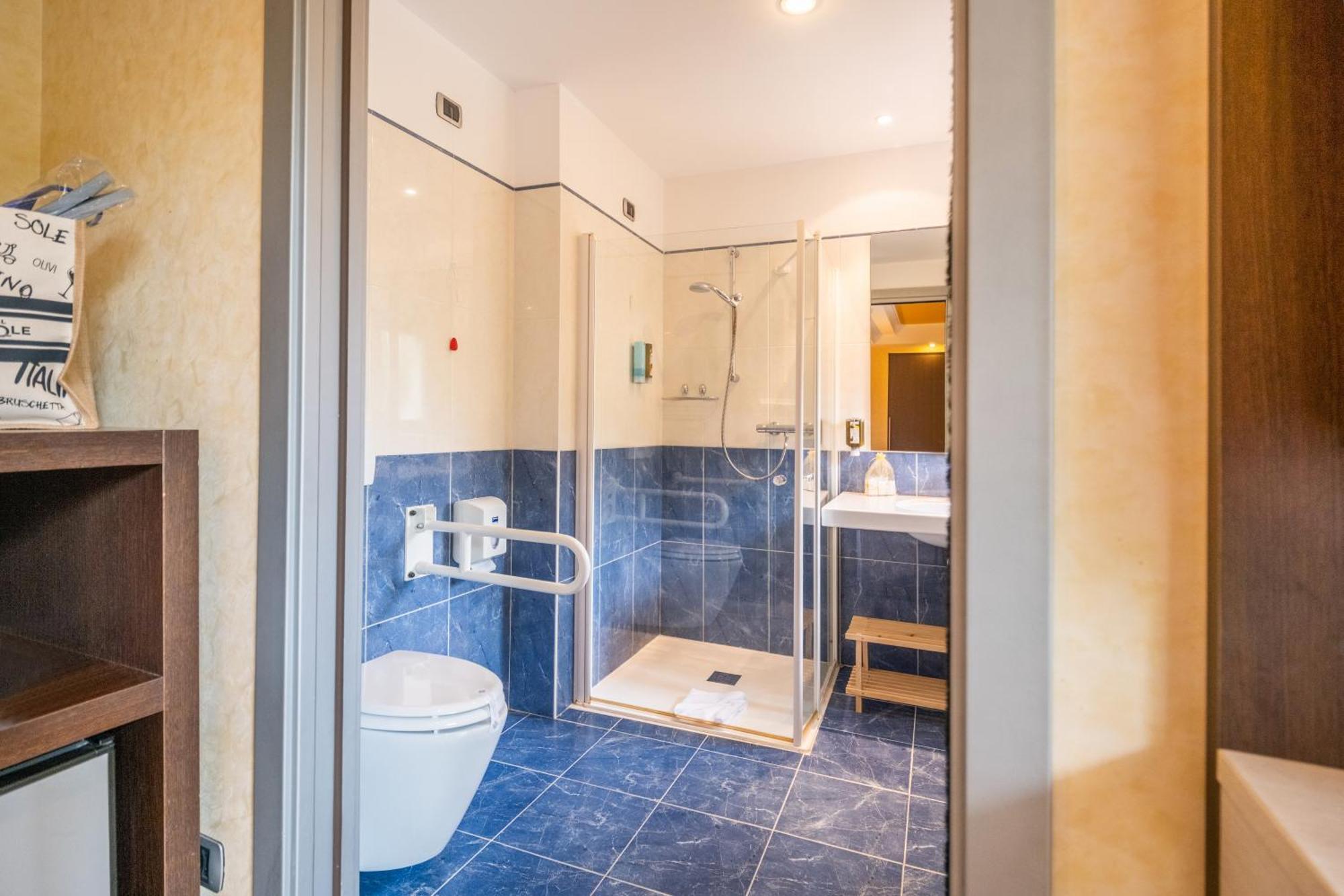 Kriss Internazionale Hotel Bardolino Luaran gambar