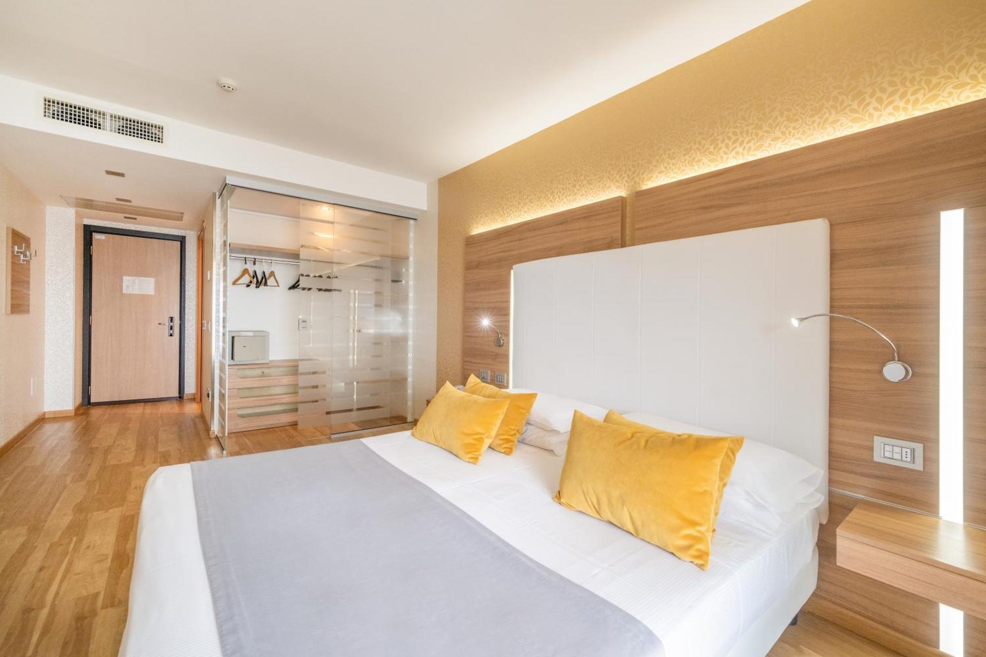 Kriss Internazionale Hotel Bardolino Luaran gambar