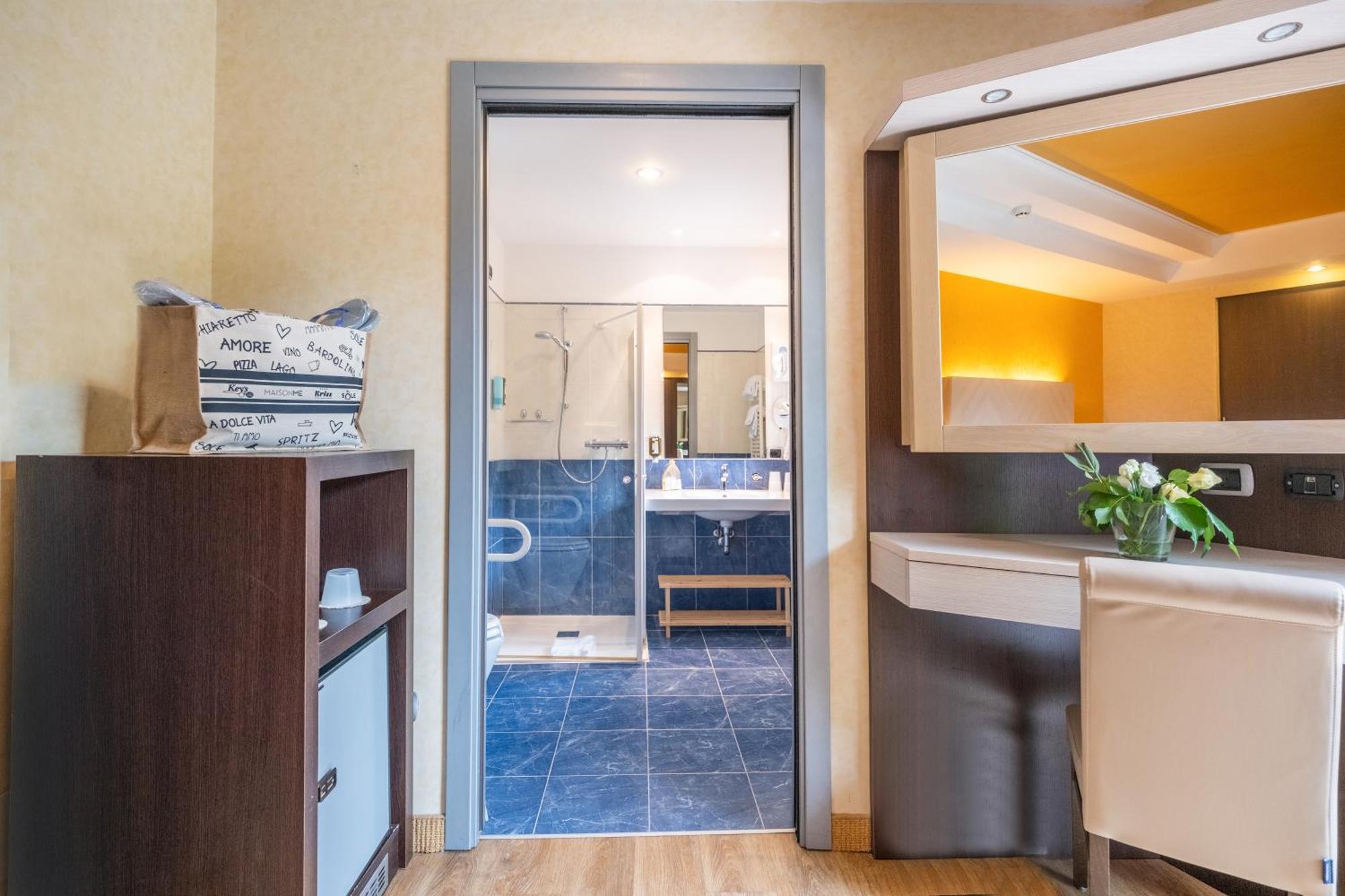 Kriss Internazionale Hotel Bardolino Luaran gambar
