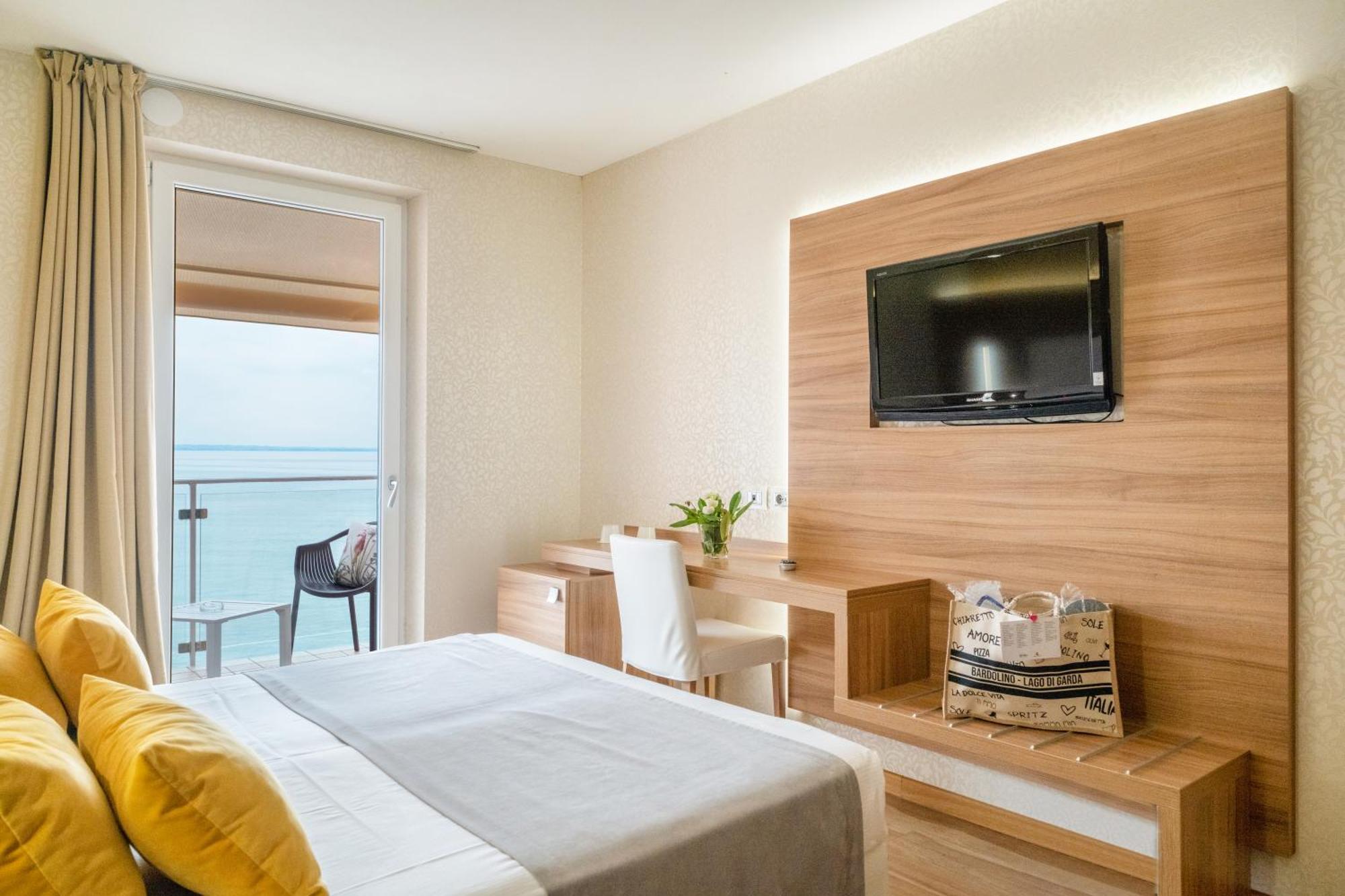 Kriss Internazionale Hotel Bardolino Luaran gambar