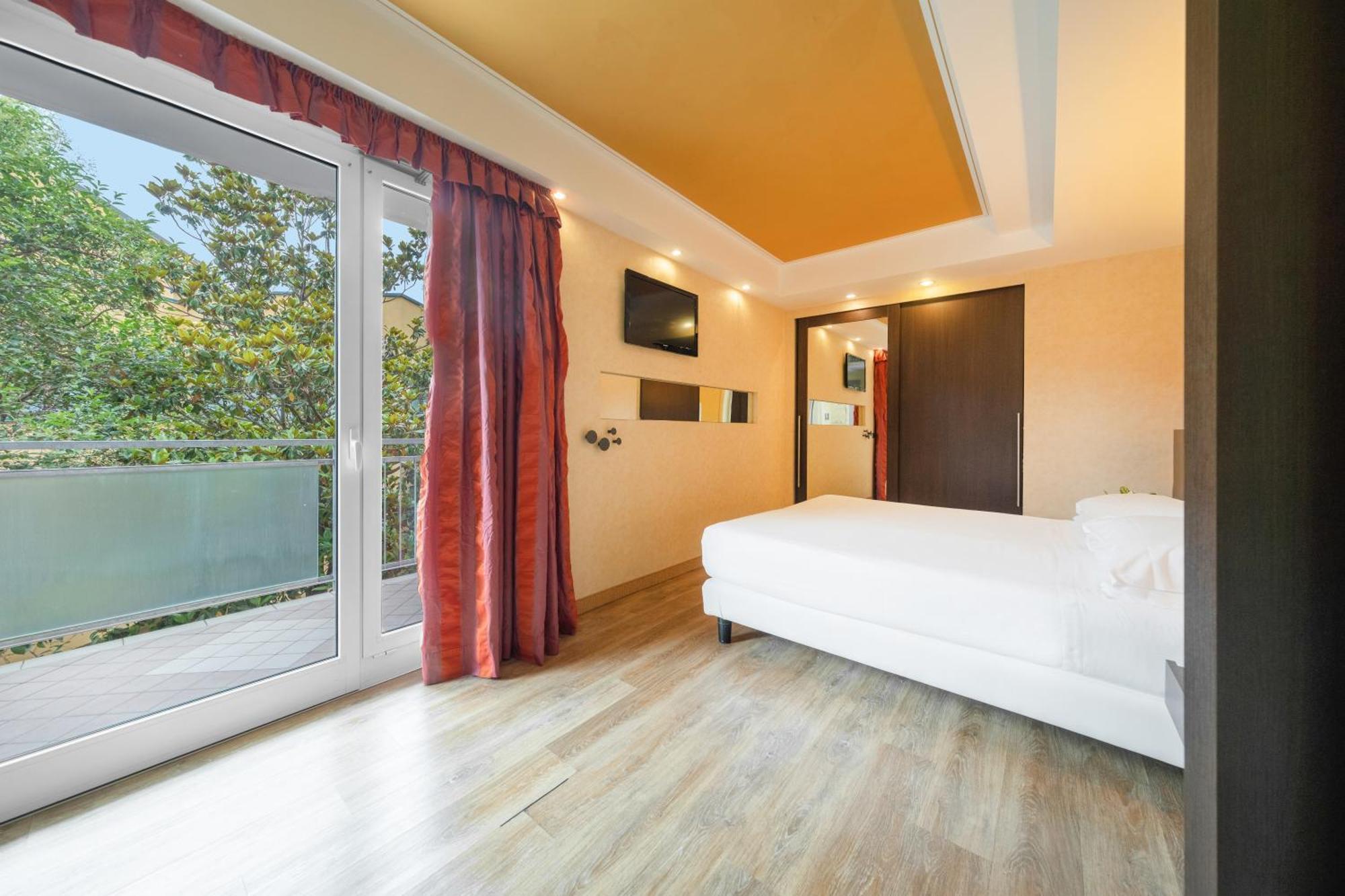 Kriss Internazionale Hotel Bardolino Luaran gambar