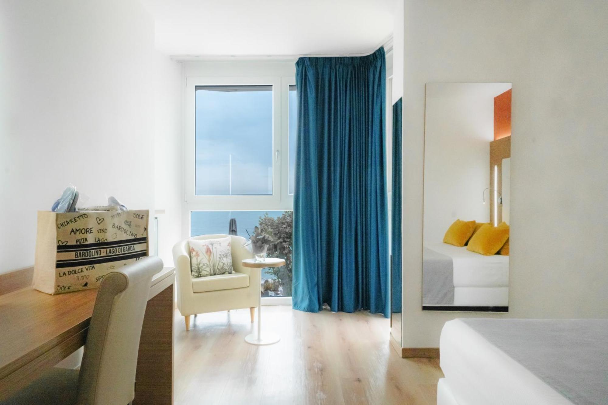 Kriss Internazionale Hotel Bardolino Luaran gambar