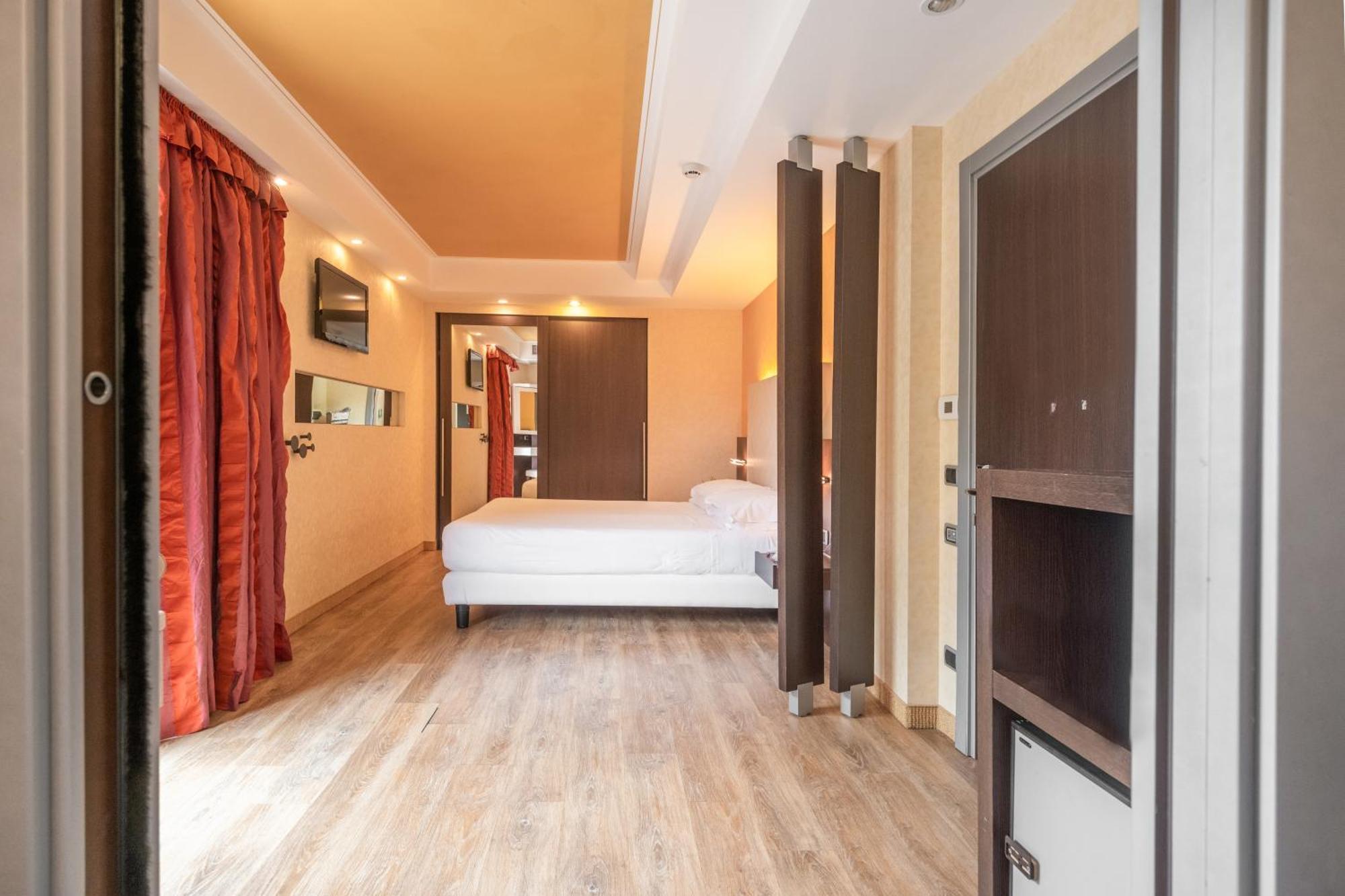 Kriss Internazionale Hotel Bardolino Luaran gambar