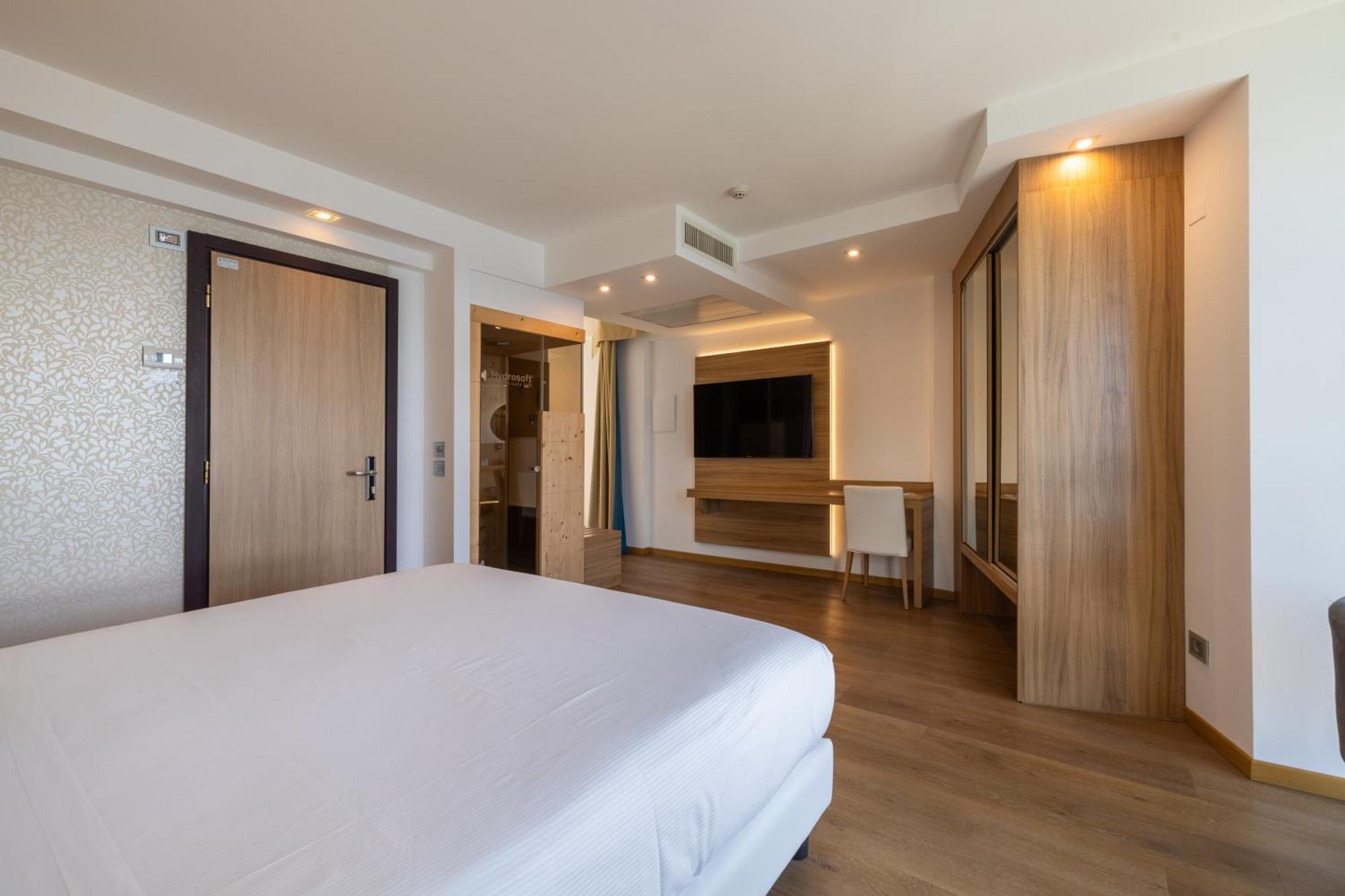 Kriss Internazionale Hotel Bardolino Luaran gambar