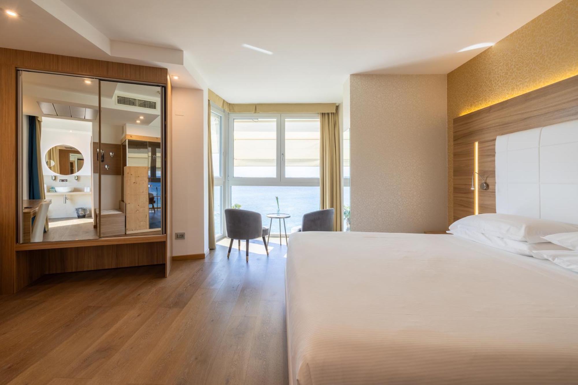 Kriss Internazionale Hotel Bardolino Luaran gambar