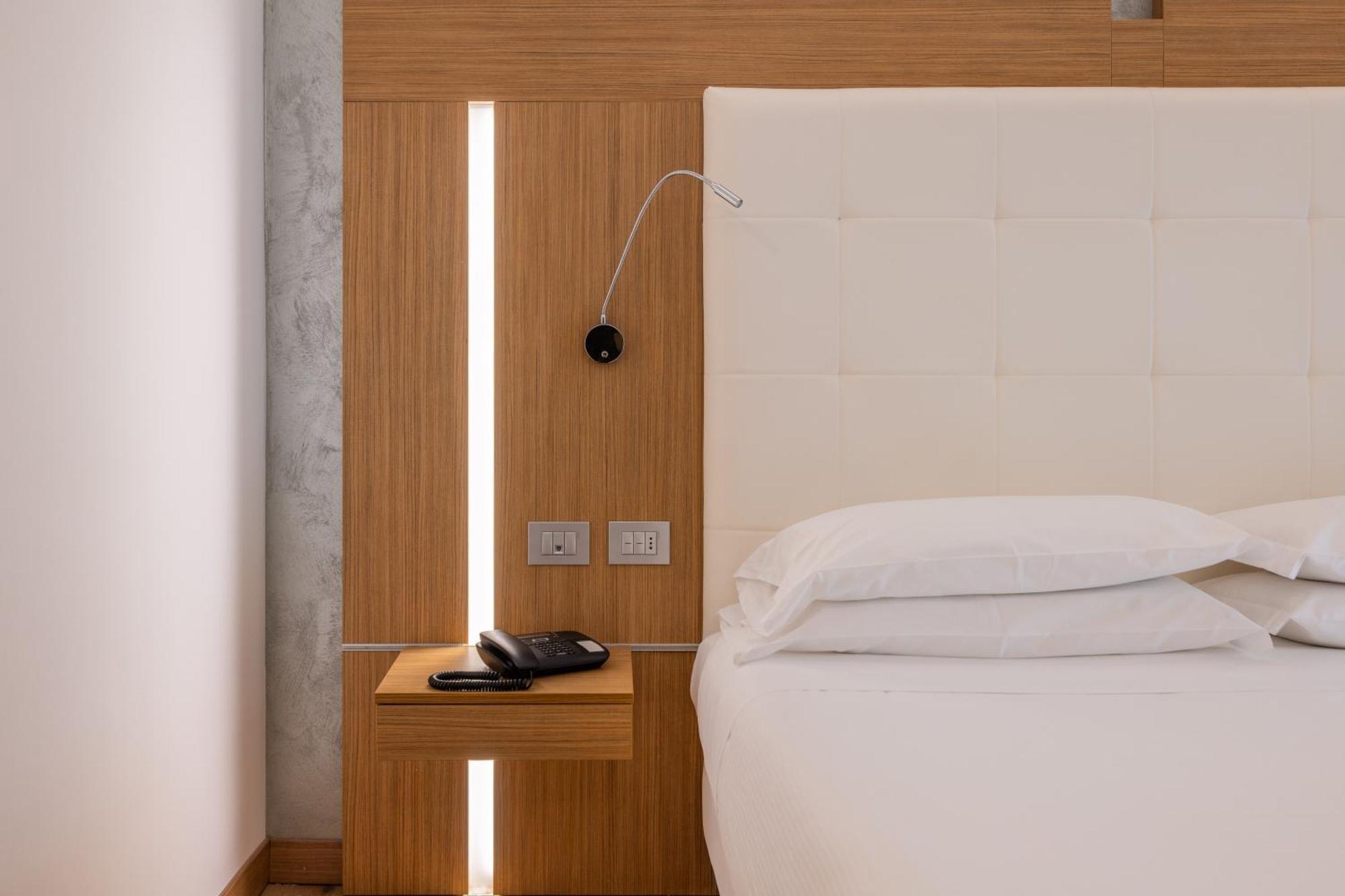Kriss Internazionale Hotel Bardolino Luaran gambar