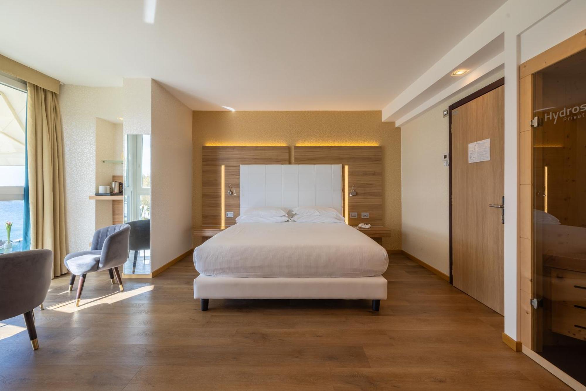 Kriss Internazionale Hotel Bardolino Luaran gambar