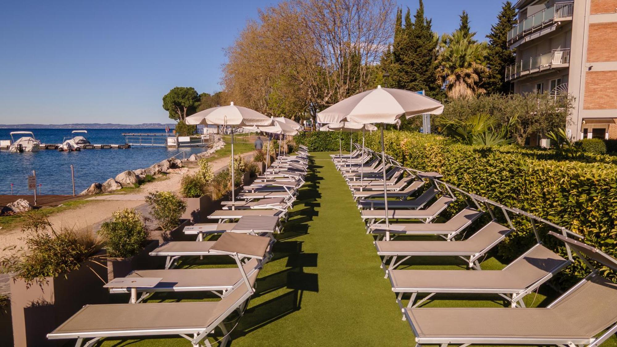 Kriss Internazionale Hotel Bardolino Luaran gambar