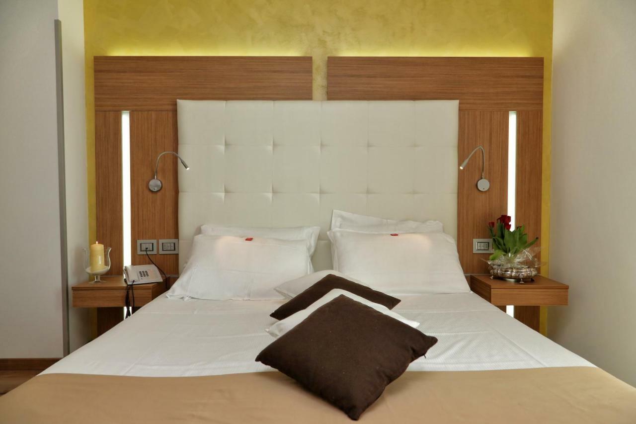 Kriss Internazionale Hotel Bardolino Luaran gambar